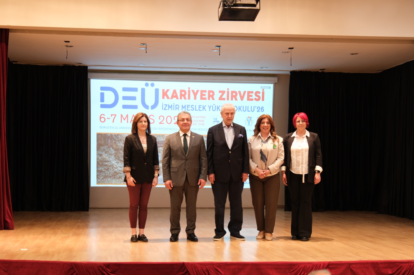 DEÜ Kariyer Zirvesi
